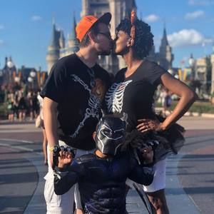 Meet your Posher, Kayy